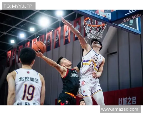 北控男篮对阵深圳精彩比赛录像回顾与分析